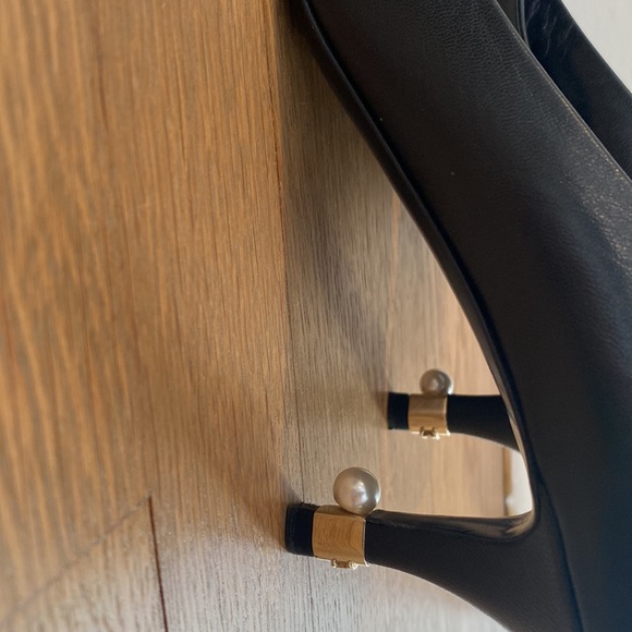 Chanel Point Toe Kitten Heel Pumps with Pearl detail 100% Authentic. - Picture 5 of 7